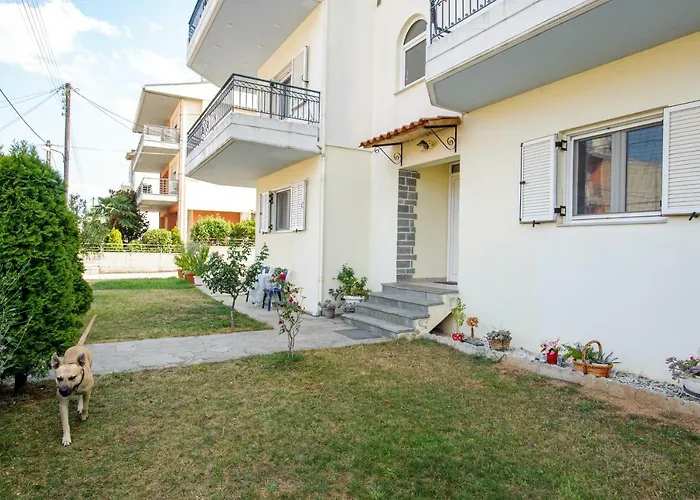 La Casa - Traditionally Elegant Apt 38M2 W Prk Grd